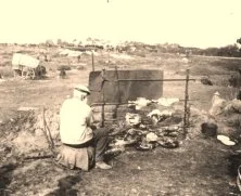 V0401 - la foire de Lessay, 13 septembre 1915, la rotisserie