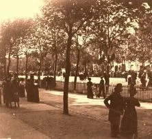 V1197 - Enghien, Place du Marché, le 25 mlai 1913