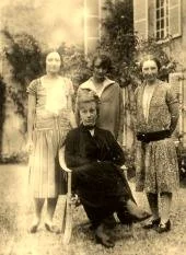 Simone, Tante Suzon, Tante Maine, Nany, 1927