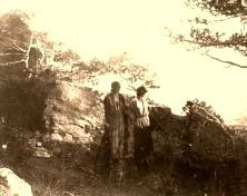 V0590 - Simone et Suzannette à St-Mandrier