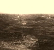 V1024 - Un thonier dans la tempête dans le golfe de Gascogne