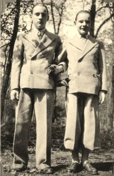 Philippe et Jean-Pierre, des habits neufs