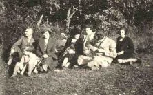 de g à d: Papa, Yves, Maman, Jean Dupuis, Bonne-Maman, Michel, François, Antoinette