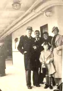 Le 20 mars 1936, départ Simone et Yves vers l'Argentine à Marseille, à bord du "Campana". Les Saillard nous accompagnent un instant à bord lors de ce départ: Pierre et Yo Saillard (le père et le jeune frère de Tante M…