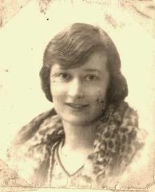 Simone, photo d'identité, 1935