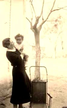 Madame Benitez et son fils
