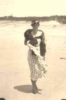 V1091 - Montevideo, plage, Simone, 3/1938