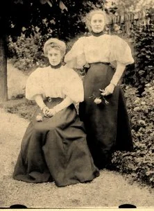 V6911 - Hélène et sa soeur Thérèse