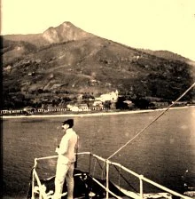 V0035 - Canal de San Sebastiao, Mr.Vallet sur la passerelle