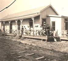V0087 - 20/10/1907 - Les magasins du Riachuelo, les familles sur la terrasse.