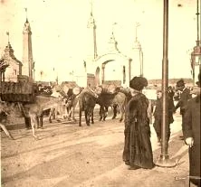V11187 - Expo CF, la porte d'entrée donnant sur l'avenida Arana