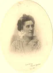 Jeanne Bastien Gervais vers 1903 à Cherbourg