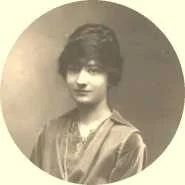 Simone vers 1920