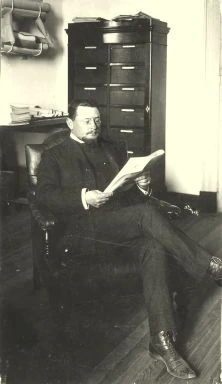 Eugène Hausermann, directeur des travaux du port de Bizerte et de Sidi Abdallah de 1907 à 1904. La photo date peut-être de Rosario