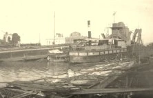 La drague dans la cale au port de Rosario