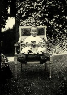 V7418 - Suzanne, 1905