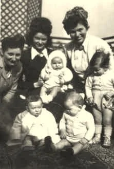 Thérèse, Janine, Nicole, et leurs enfants