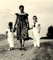 Valcros 8-51, Nicole et ses 2 fils