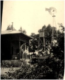 Chalet et éolienne