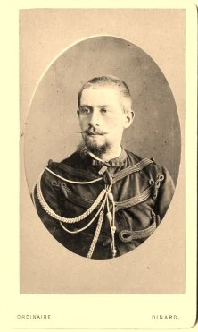 Henri Appert (*4-12-1851 + 19-1-1930), fils aîné de Félix Appert. Il a terminé sa carrière Général de Brigade et avait épousé le 7-9-1881 à Paris Adèle Roland-Gosselin (*1-1-1863 + 1931)