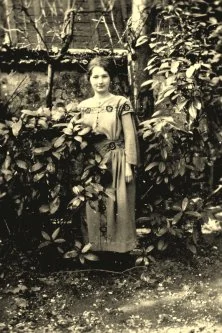 Sceaux, Suzanne 1922