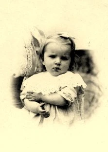 Louise (ou Jeanne ?) MAILLET, enfant