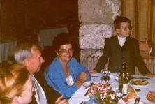 de g à d: Odette Hausermann, Max Perrin, Madame Alberti, et Henri Hausermann -homme du monde-