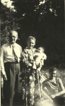 Grand-Père, Grannie, Valérie et Fanny