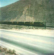 le train qui traverse les Montagnes Rocheuses "Transpacific Railway", le chemin de fer de Santa Fé