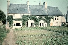 Maison principale, vue du potager, côté Ouest